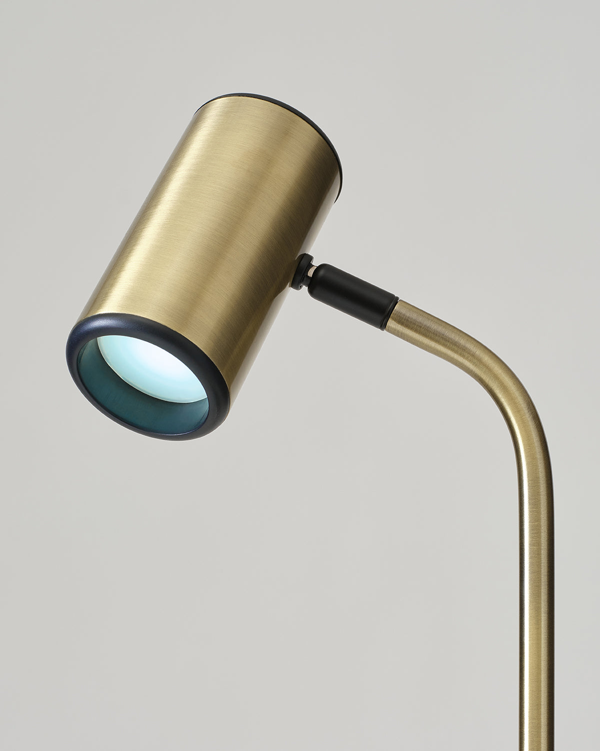 Ezra Table Lamp - Image 4
