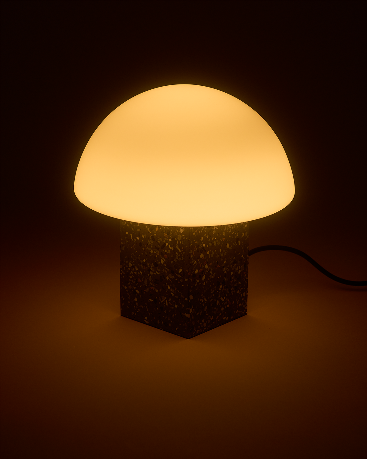 Gavin Table Lamp - Image 4