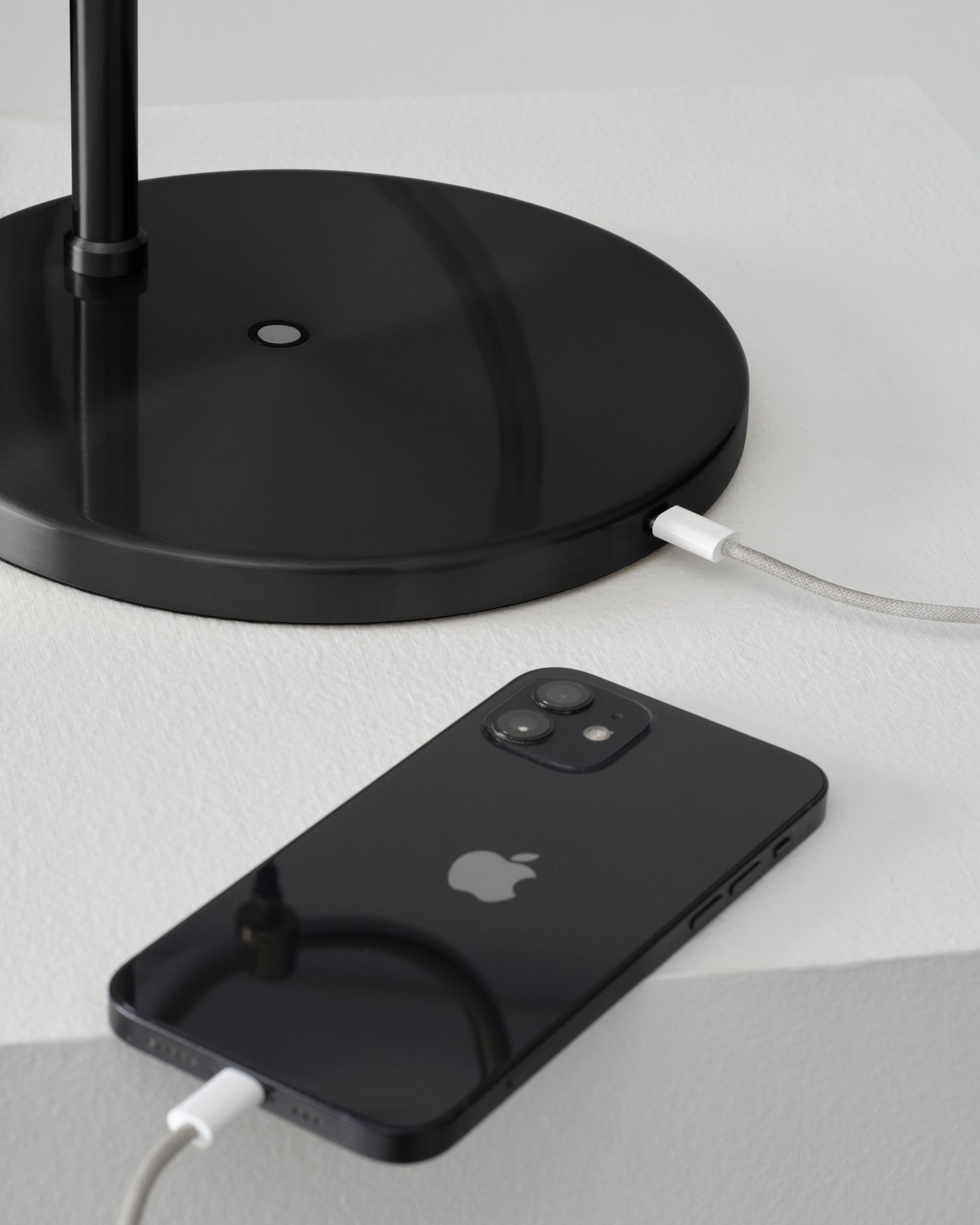 Nova RGB Table Lamp - Image 6
